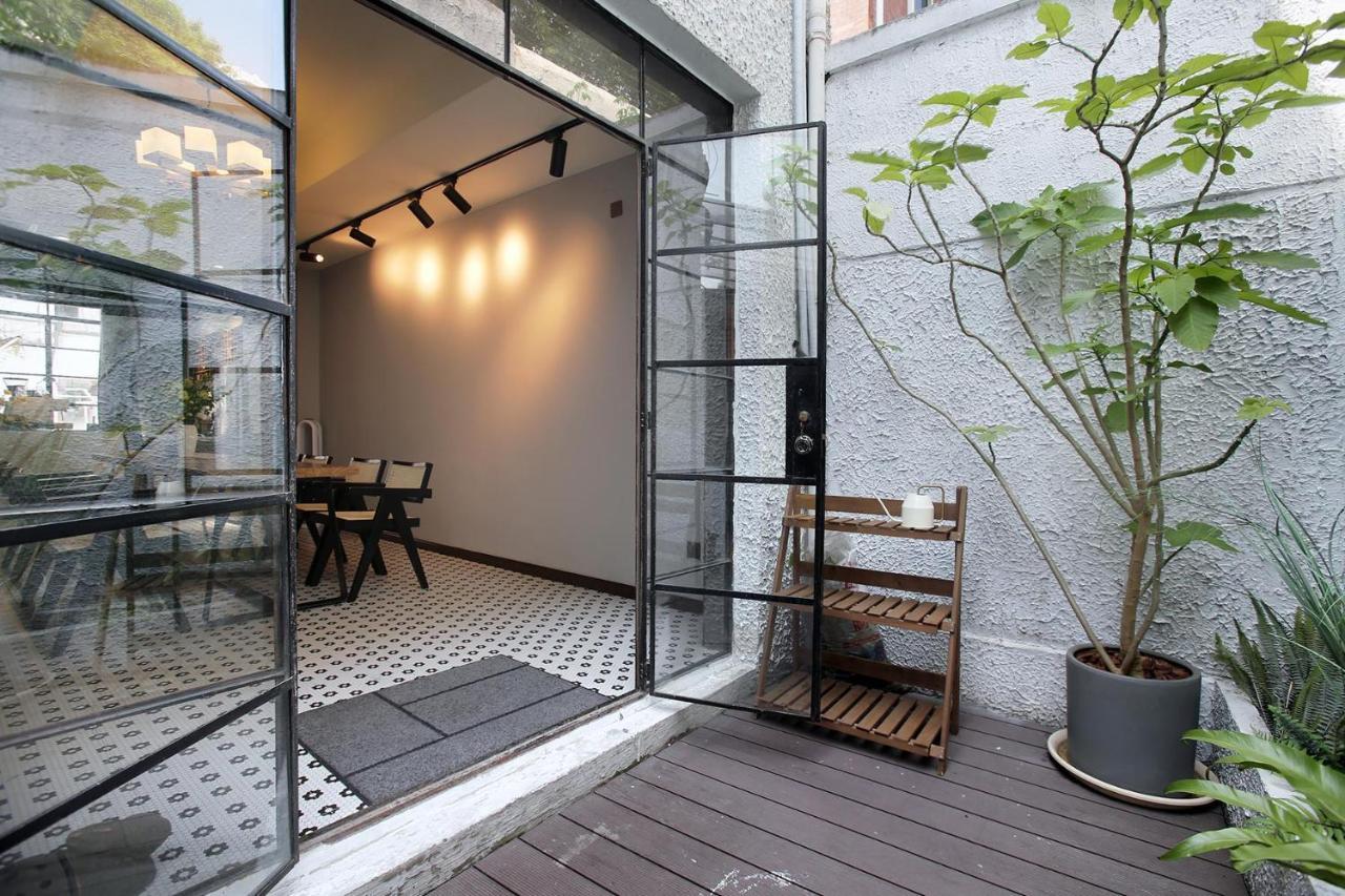 Shanghai Downtown Hills Boutique Guesthouse - Near Metro Line 7, Exit 3, Changping Road Bagian luar foto